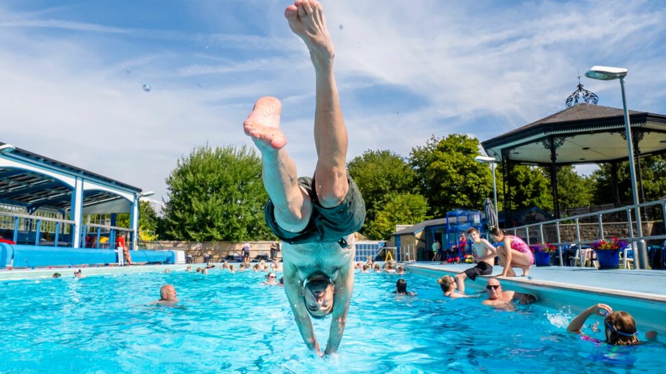 How heatwaves affect your health and the top things to avoid