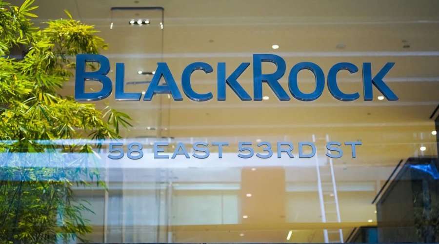 BlackRock Ignites Fee Wars with 0.30 for Bitcoin ETF Entry Crypto