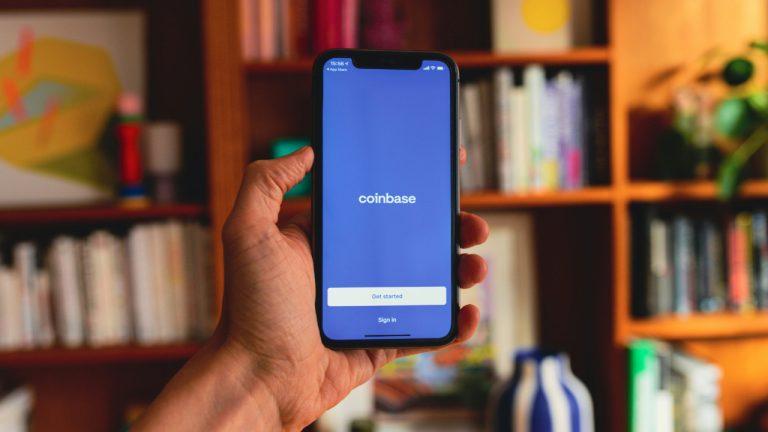 Coinbase integrates apple pay for seamless fiat to crypto transactions