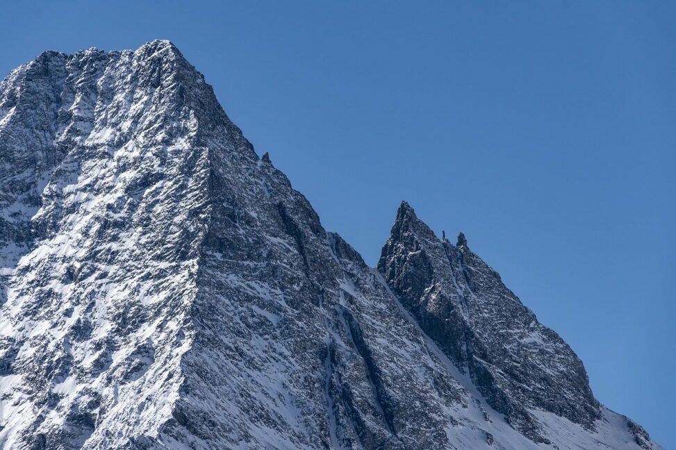 Bitcoin May Be 'double Topping' For A Price Slide To $75k