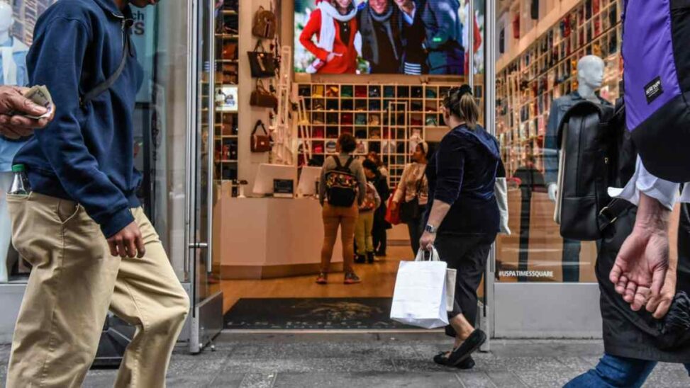 Us Economy Grew At 2.3% Rate In Fourth Quarter