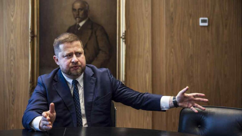 Head Of Czech Central Bank Wants It To Buy Billions Of Euros In Bitcoin