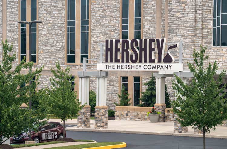 Hershey To Announce Ceo Michelle Buck's Departure: Report