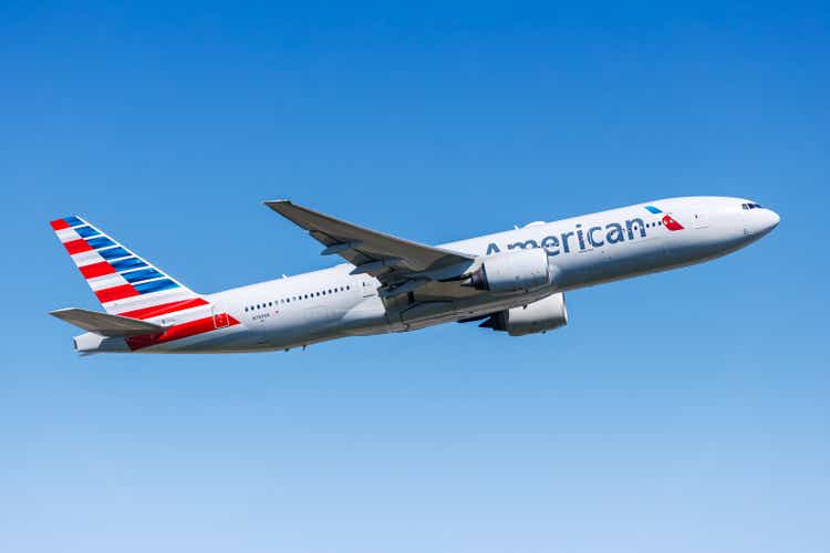 American Airlines Jet Crashes Into Potomac River After Collision With Helicopter, Flight Operations At Reagan Airport Suspended