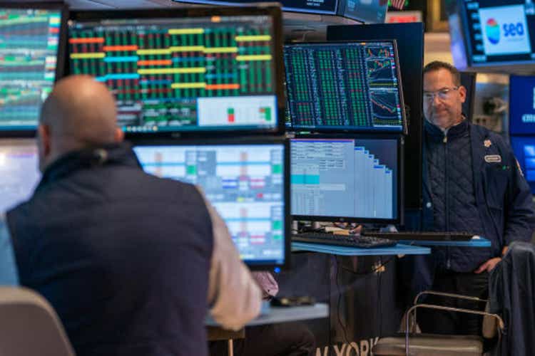 Dow Up 1%, S&p, Nasdaq Rise As Trump 2.0 Trading Era Launches