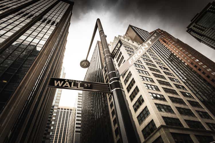 Bulls Bellow As Wall Street Surges To Best Week Since November Election