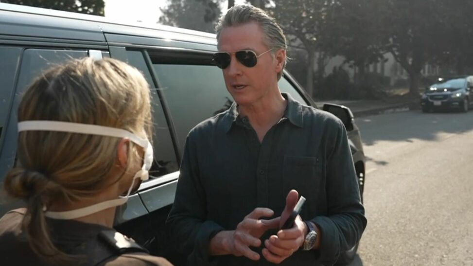 Furious La Woman Challenges California Governor over Wildfires Response