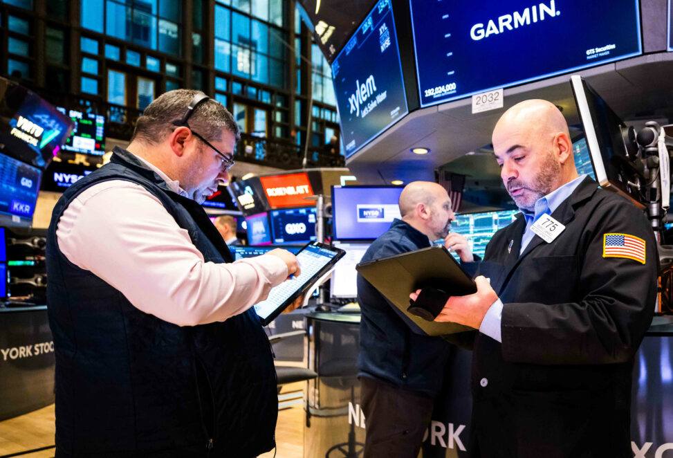 Stock Pickers Are On A Record Run With Investors. Don't Be Fooled, Says Index Fund Guru