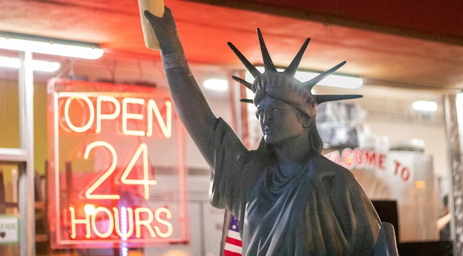You Want To Trade At 3am? Schwab Opens Round The Clock Trading Access For All Clients