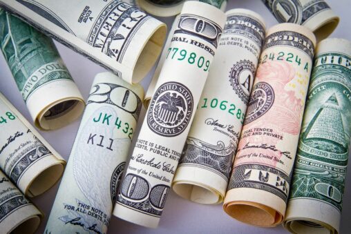 Dogecoin Leads Market Slide As Bitcoin Traders Monitor Dollar Positioning