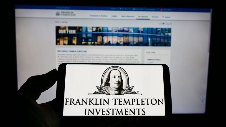 Franklin Templeton Files For Solana Etf With Staking—is Sol Set For Institutional Adoption?
