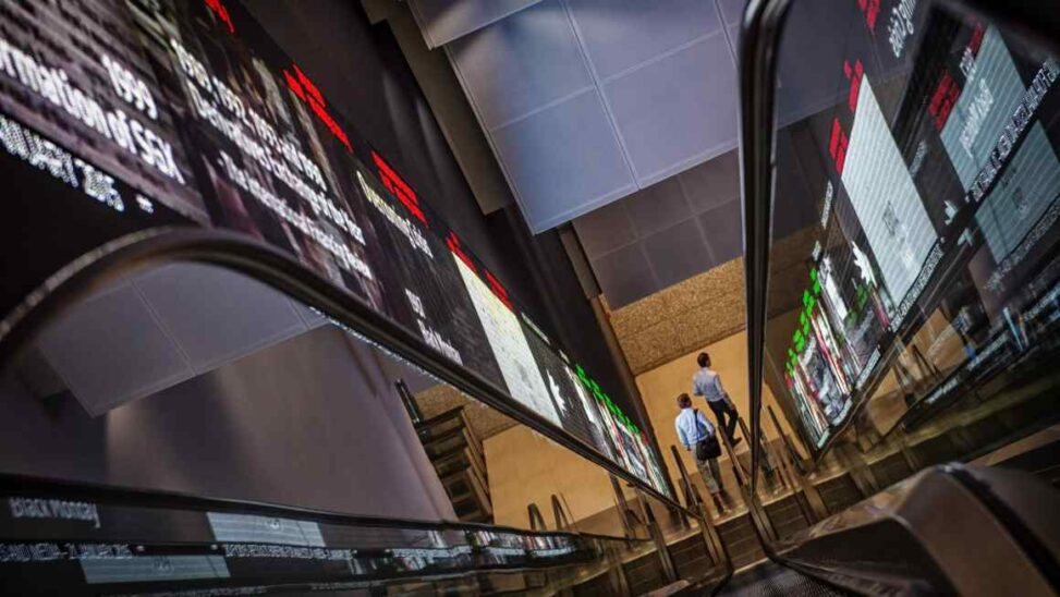 Trump’s Late Night Posts Send Currency Traders To Asian Markets