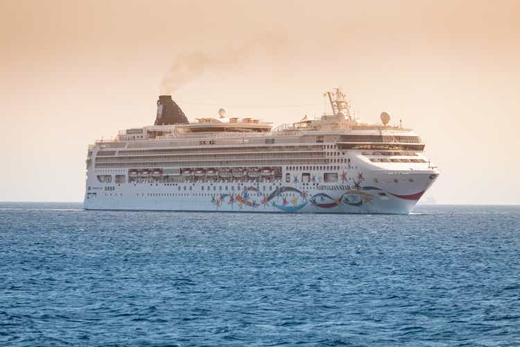 Norwegian Cruise Lines Reverses Gains As Cfo Rattles Investors On 2025 Forecasts
