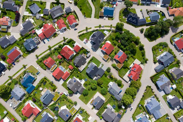 Real Estate Stocks Outperform Broader Markets, Rise Marginally