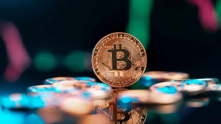 Bitcoin Tests $97.5k Even As Market Momentum Stalls