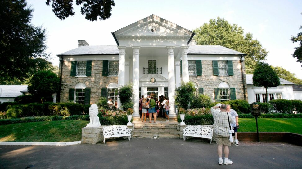 Woman Admits Trying To Defraud Elvis Presley's Family By Auctioning Off Graceland