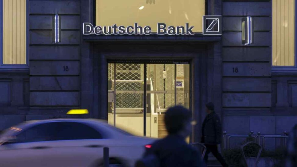 Deutsche Bank Clashed With Ecb Over Bad Loan Losses