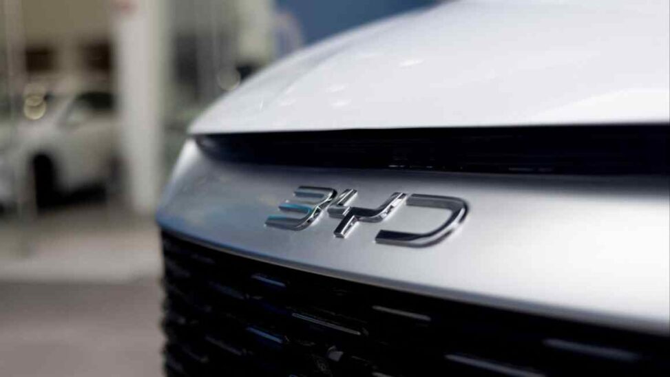 Chinese Ev Maker Byd Raises $5.6bn In Share Sale To Drive Overseas Expansion