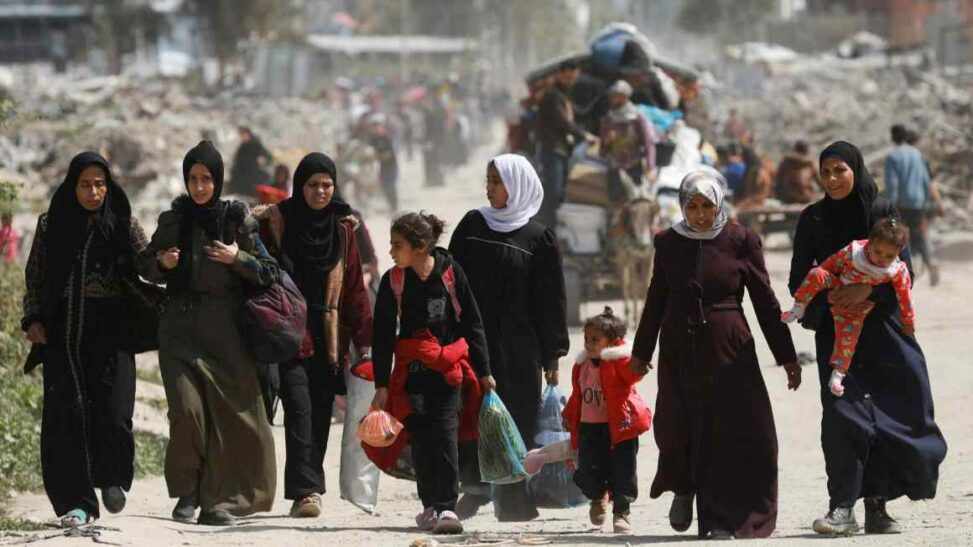Israeli bombing plunges gazans back into war