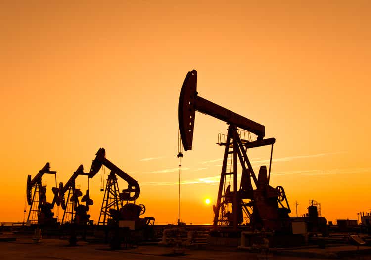 Oil company apa lays off nearly 15% of staff bloomberg