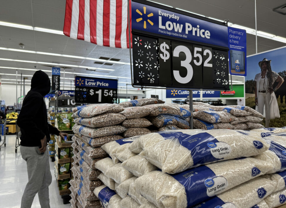 Walmart's former u.s. ceo bill simon thinks retailer can easily absorb tariff costs, criticizes its 'doom and gloom' commentary