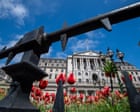 Uk interest rates fall to 4.25% as bank of england announces a quarter point cut