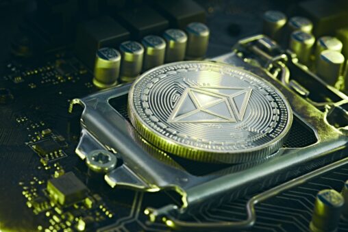 Ethereum stuck between retail sell off and whale accumulation, analyst explains