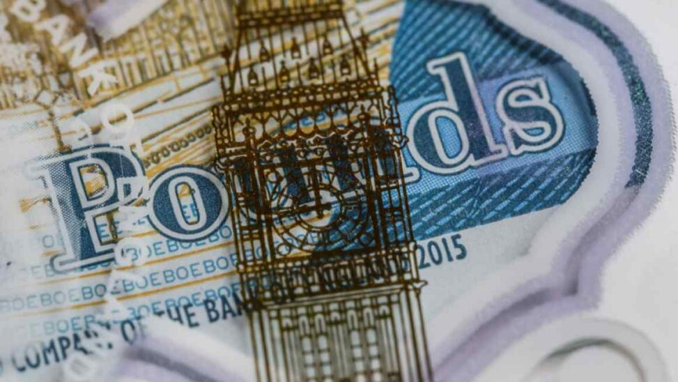 Uk ministers consider cutting tax free cash isa allowance