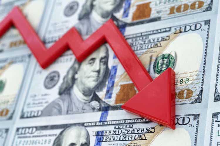 Unitedhealth defended as stock hits five year low after report on doj probe