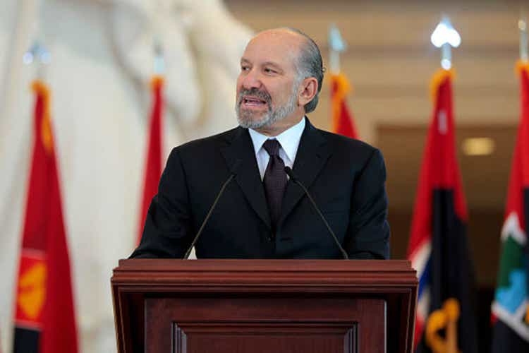 Lutnick defends trump’s tariff strategy, affirms 10% minimum to stay