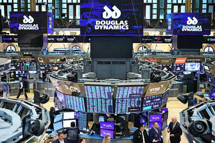 Dow jumps more than 950 points, nasdaq soars about 4% on u.s. china trade deal