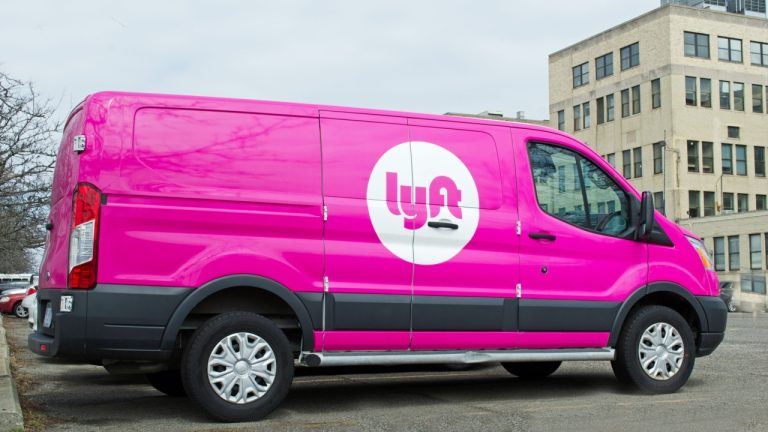 Lyft to leverage solana depin project hivemapper through bee maps
