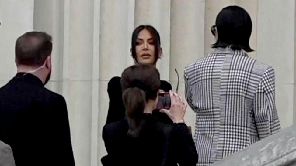Kim kardashian arrives at court to 'confront' her alleged attackers in paris robbery trial