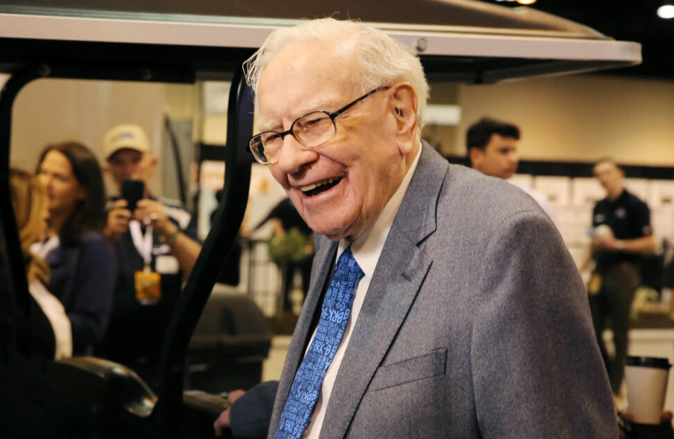 Investors are piling into big, short treasury bets alongside warren buffett