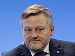 Bp battles for its independence amid takeover talk