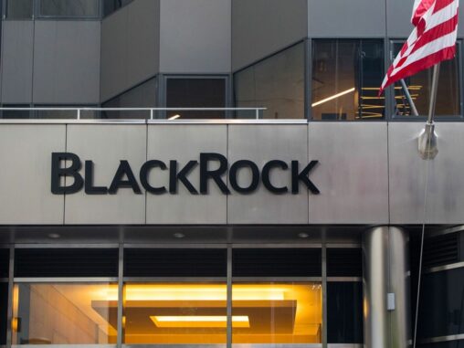 Blackrock ishares bitcoin etf surges past 700k btc in record breaking run