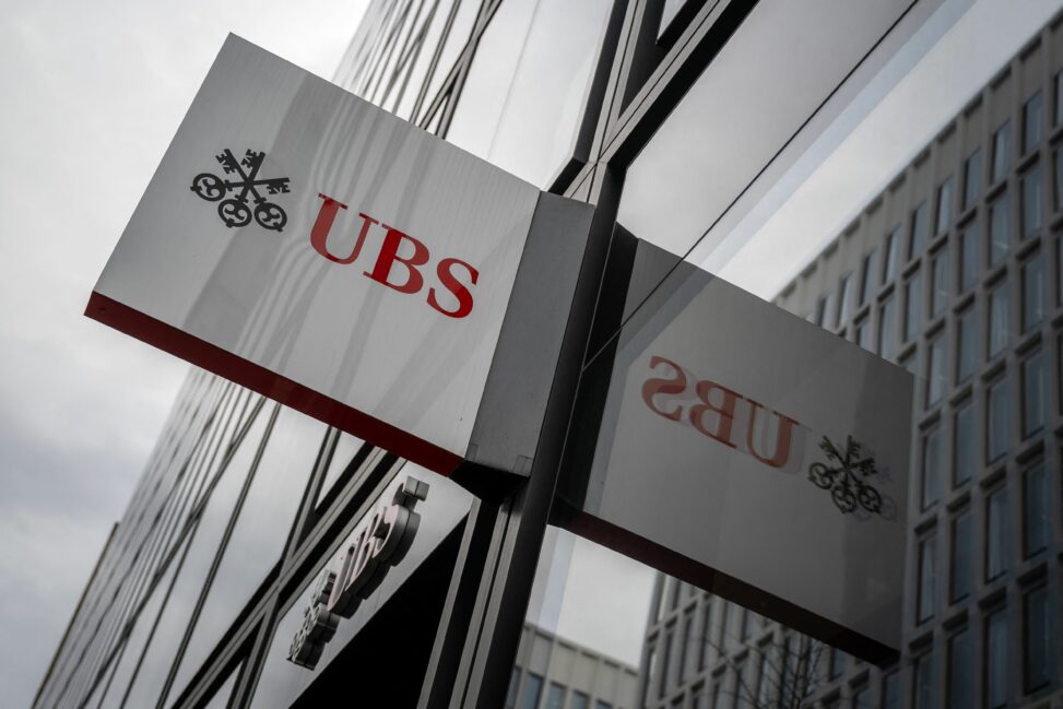 Ubs posts net profit beat as market volatility boosts trading