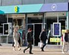 Thousands of ee and bt customers across uk hit by mobile network outage