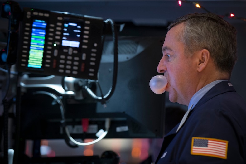 One chart shows why the stock market could be in a bigger bubble than the dot com boom