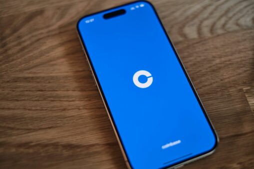 Coinbase partners with perplexity ai to bring real time crypto market data to traders