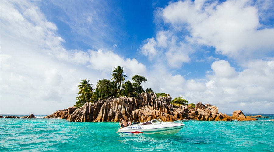 Fsa seychelles licences wetrade; cysec authorised it earlier this year