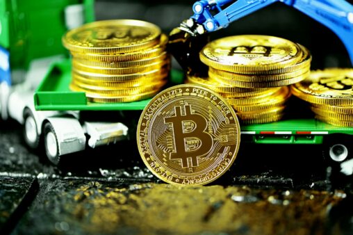 Bitcoin realized dominance signals weak hands capitulating, strong hands rising