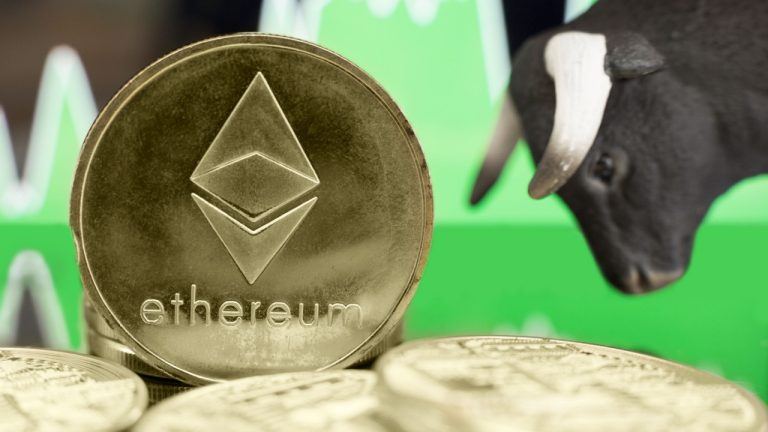 Ether etfs close week with $453 million surge as bitcoin etfs add $131 million