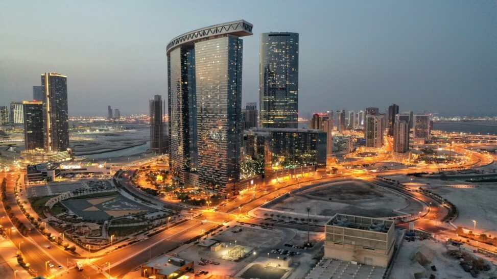 Abu dhabi ventures into bond tokenization with hsbc and fab as rwa momentum accelerates