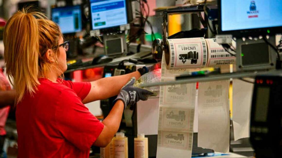 Amazon posts robust sales growth as ecommerce giant shrugs off tariffs