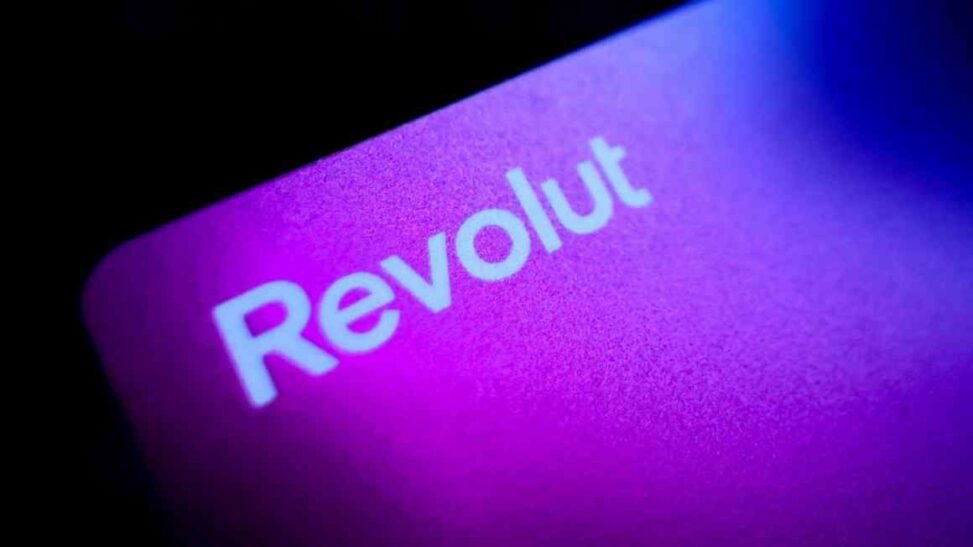 Revolut weighs buying us bank to get licence