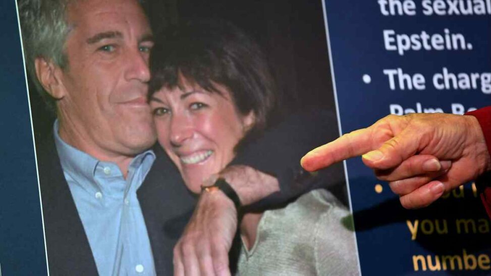 Epstein co conspirator maxwell asks for clemency in exchange for testimony