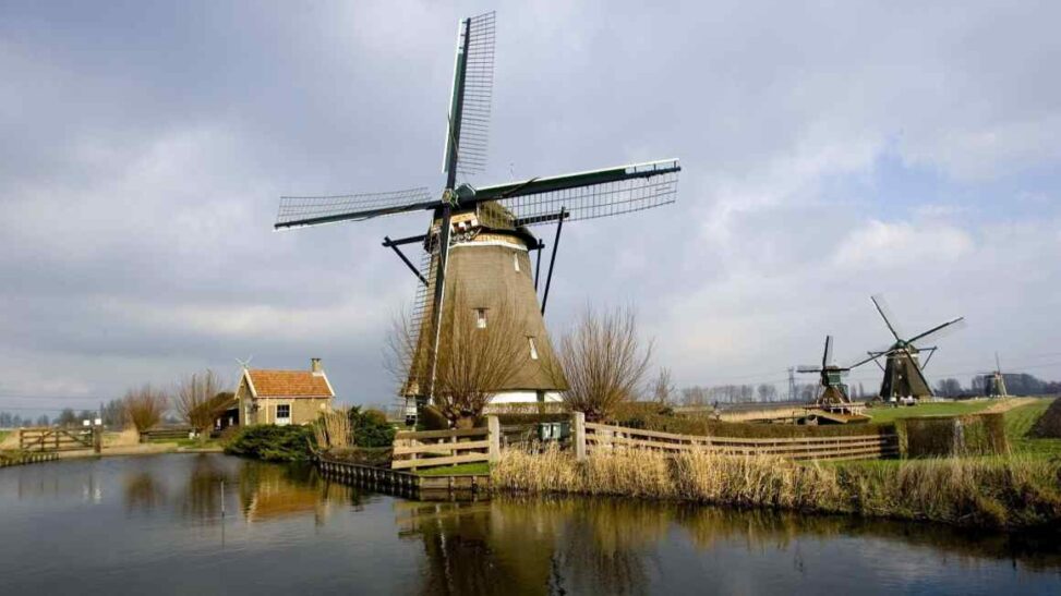 Dutch pension funds set to sell €125bn of government bonds