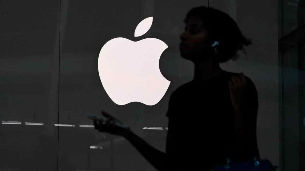 Apple revenues jump on strong iphone sales and rebound in china