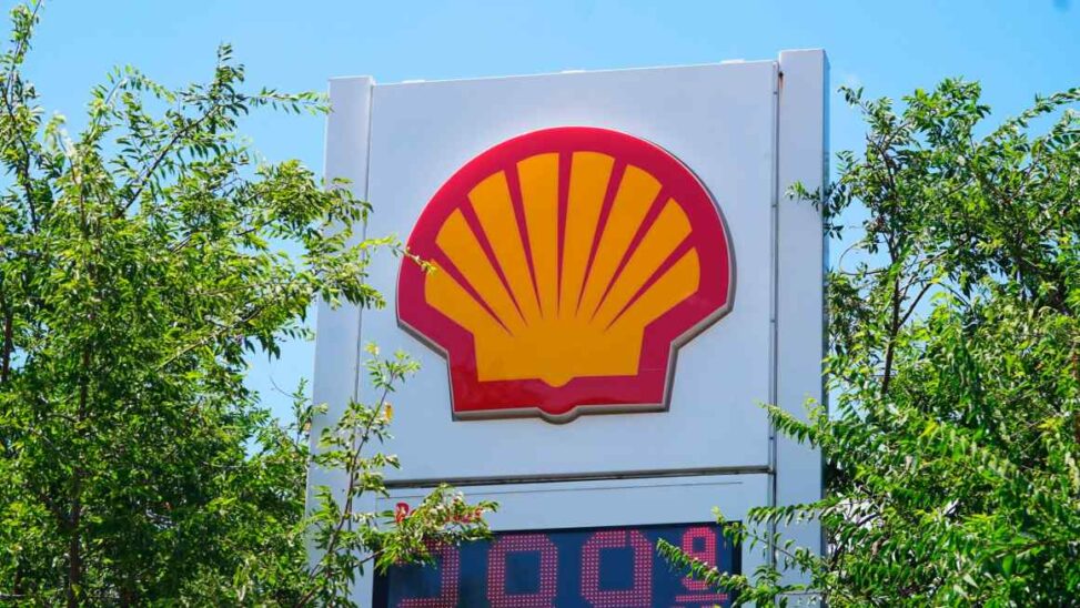 Shell profits fall 32% on weaker oil and gas prices